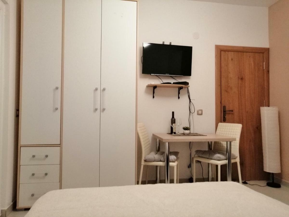 Studio Apartman Irena1 Биела Экстерьер фото
